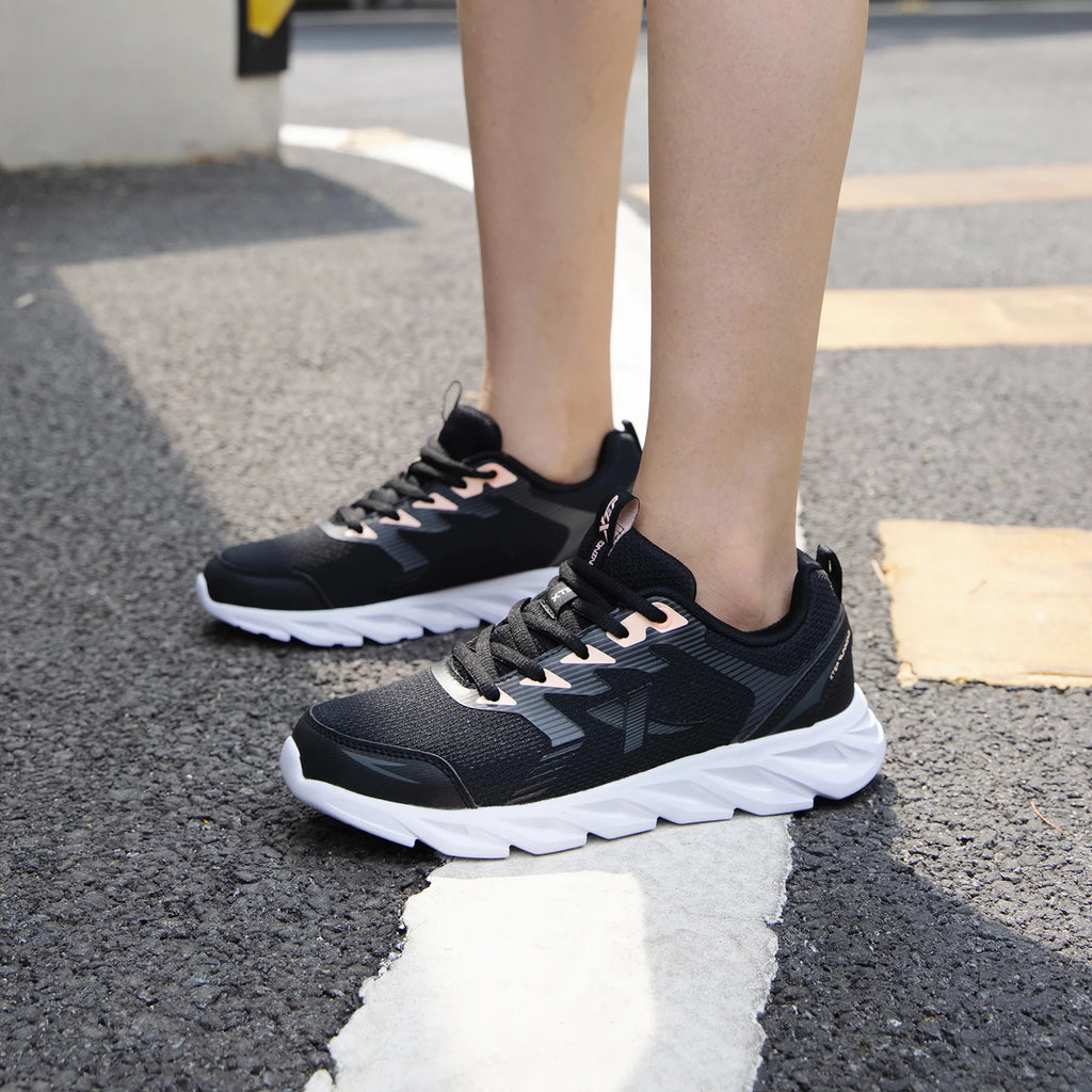 Xtep Women's Lightweight Running Shoes
